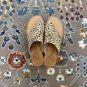 Blowfish flatform sandal